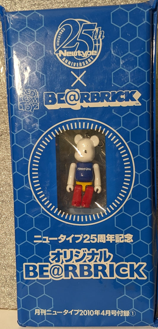 Be@Rbrick Bearbrick Newtype 25Th Anniversary 2010 (Japan)